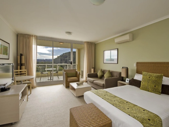 Suite with land view