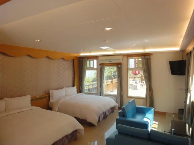 Standard Quadruple room with mountain view