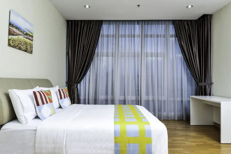 Classic Quadruple Apartment with city view