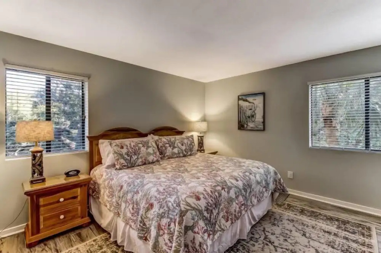 2065 Beachwood