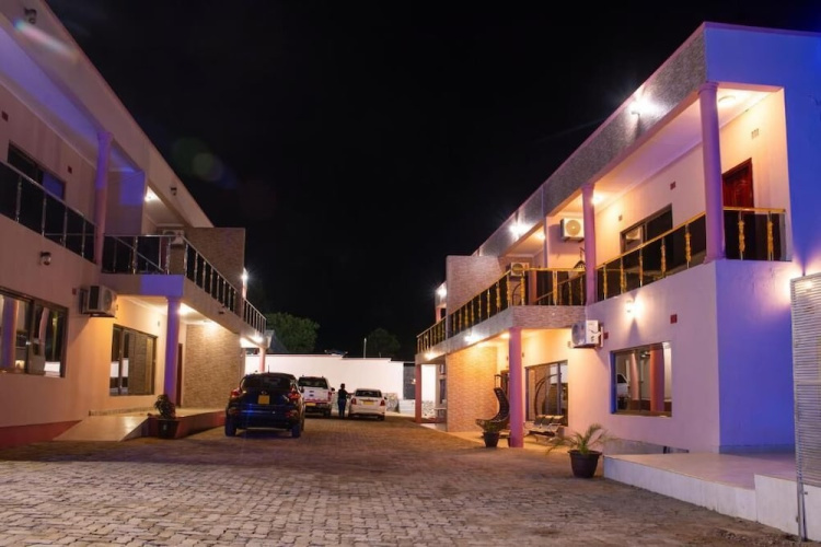 Lavish Suites - Blantyre