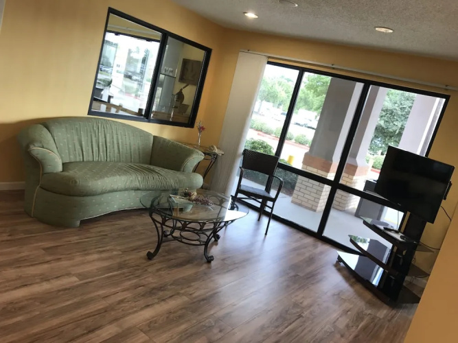 Super 8 Slidell