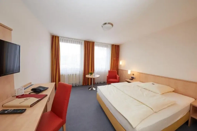 Economy Single room with street view