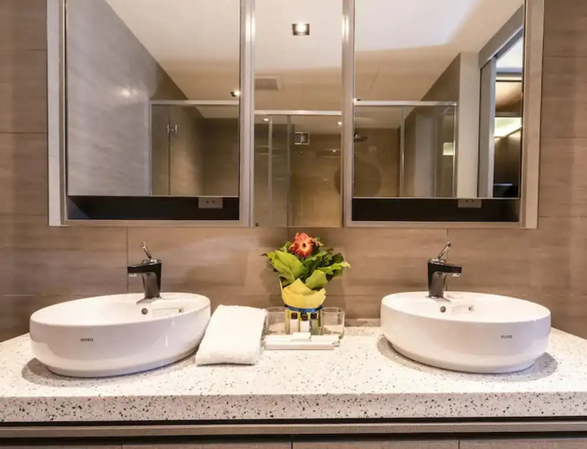 Expressionz Professional Suites by SweetHome