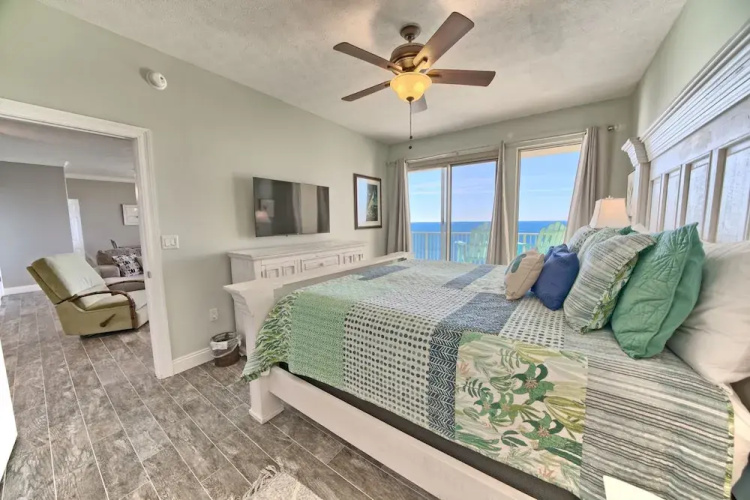 Unit 2304 2 Bedroom Condo by RedAwning