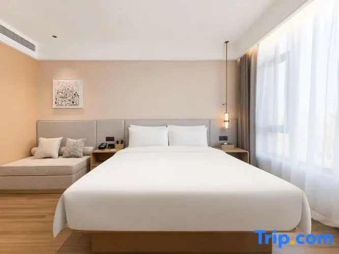 Deluxe Double room with city view