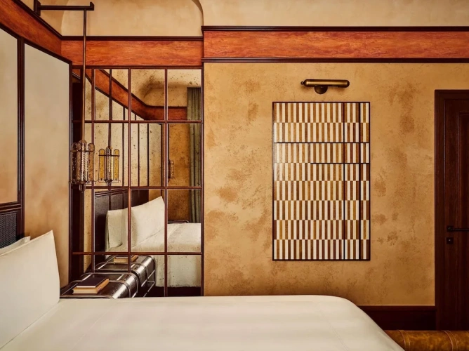 Double Suite with Minerva Square view