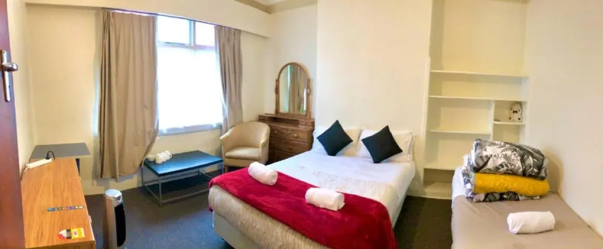 Standard Triple room