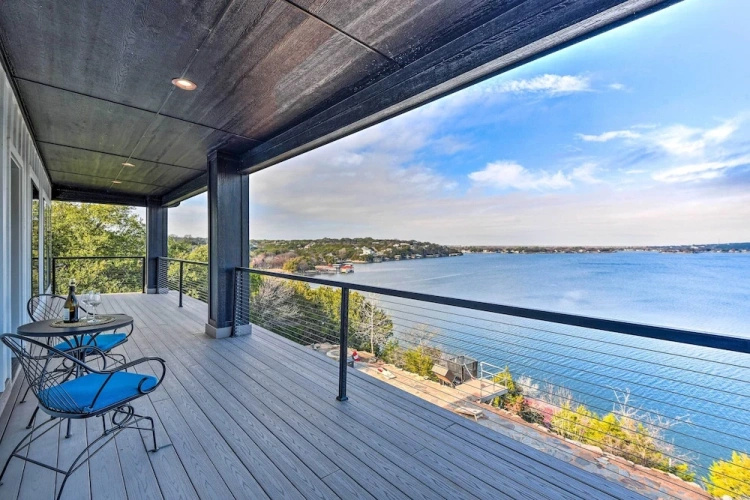 3 Bedrooms Cottage with balcony