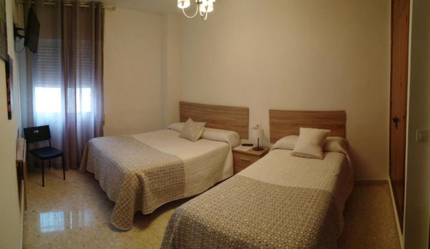 Standard Triple room