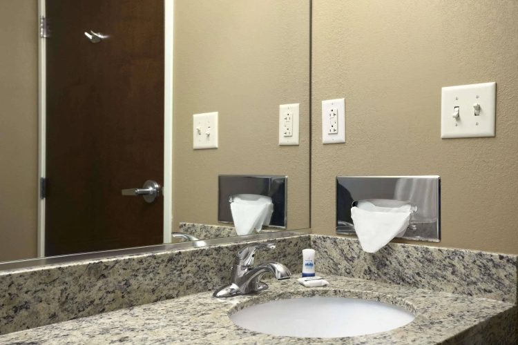 Microtel Inn & Suites By Wyndham Fairmont photo 11