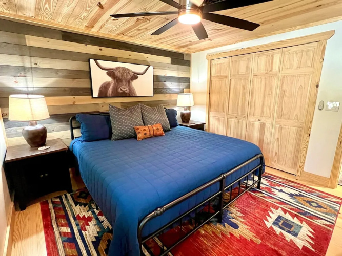 Catons Chapel 3 Bedroom Cabin by RedAwning