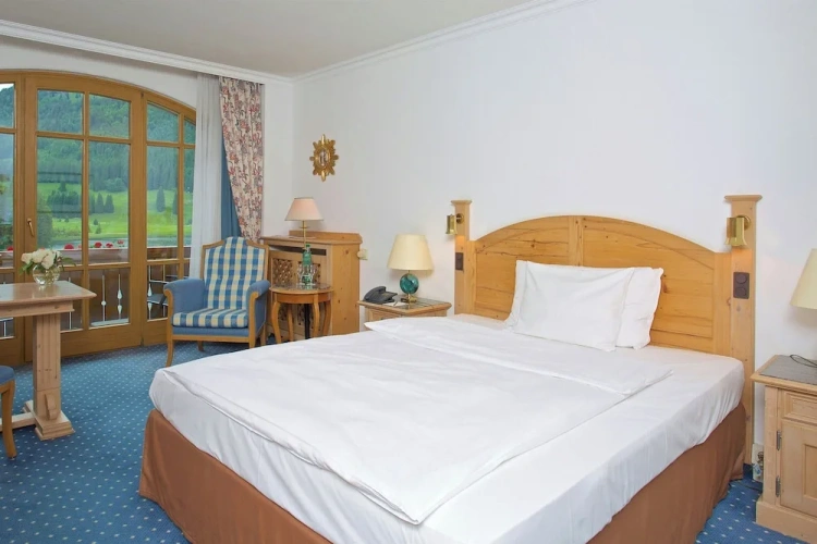 Classic Double room with balcony and with mountain view