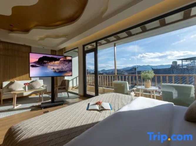 4 Bedrooms Standard Double Family room with balcony