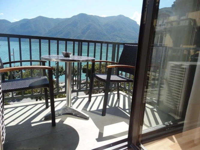 Standard Double room with balcony and with lake view