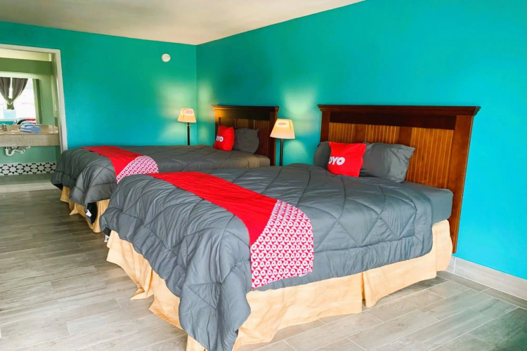 OYO Hotel Dundee By Crystal Lake