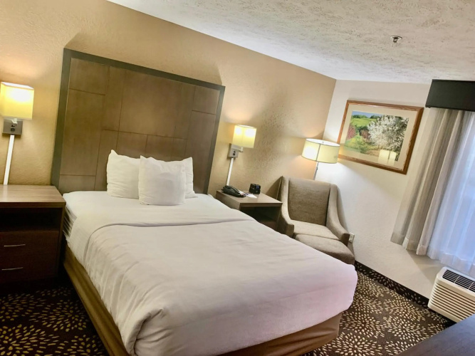 Clarion Pointe Wenatchee