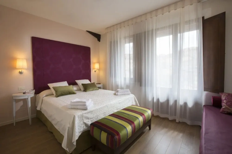 Superior Double room with balcony and with city view