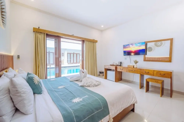 1 Bedroom Deluxe room with balcony and with pool view