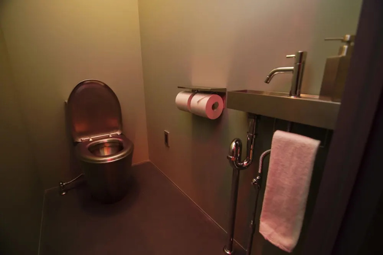 RED SUBMARINE - Hostel