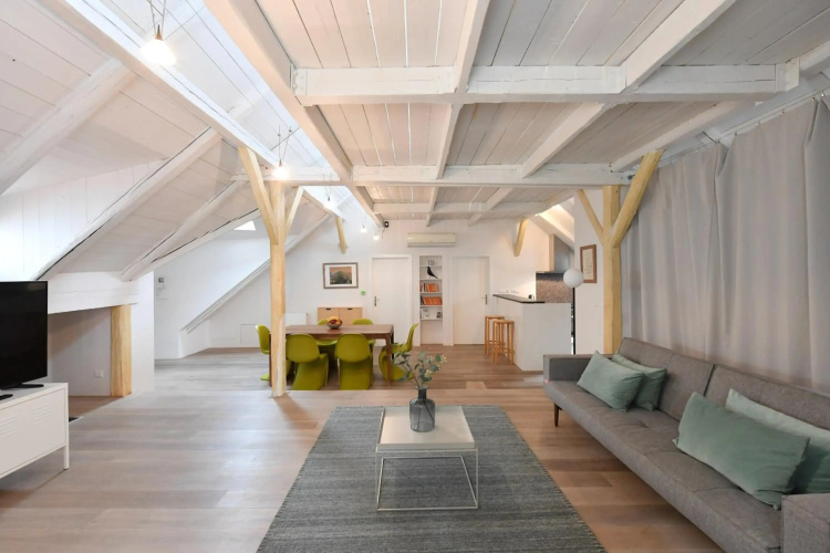18Th Century Loft At Charles Bridge