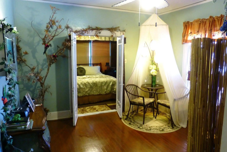 Avenue O Bed & Breakfast