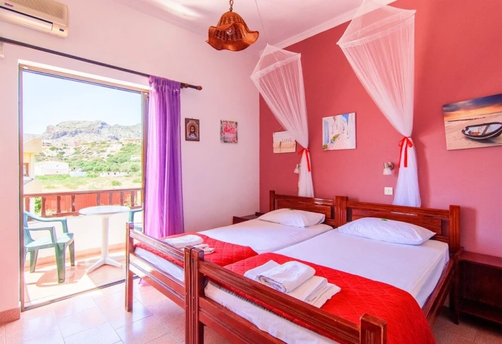 Standard Twin room with balcony