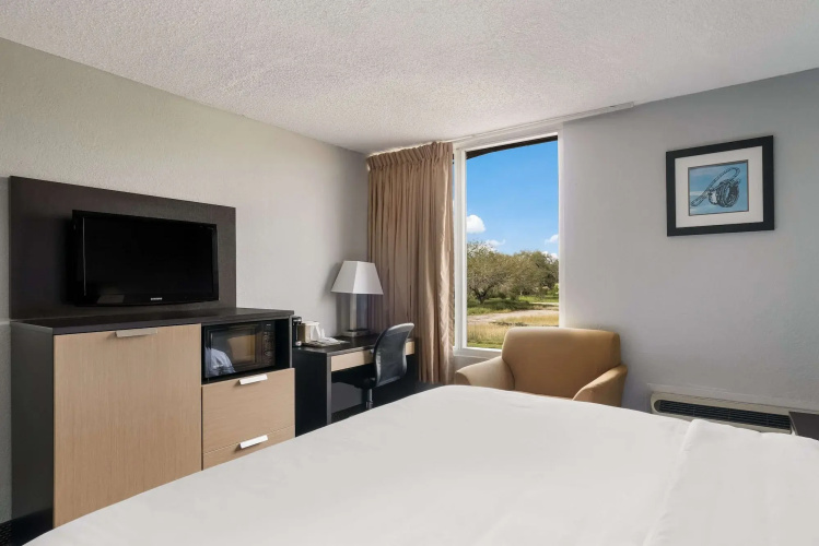 Days Inn by Wyndham Alice