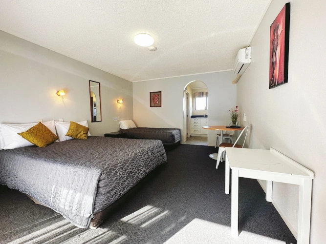 2 Bedrooms Basement Suite