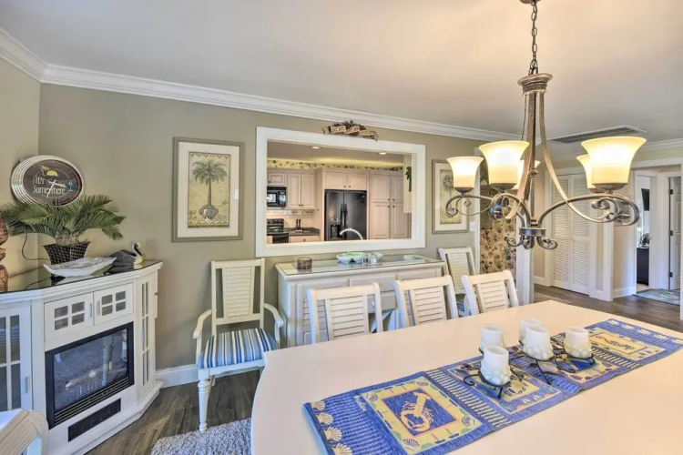 Palmetto Dunes Villa w/ Deck & Lagoon Views!