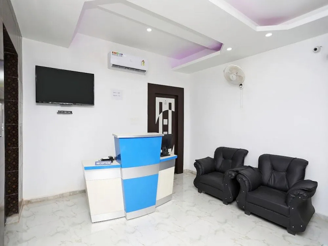 OYO 9675 Hotel Galaxy