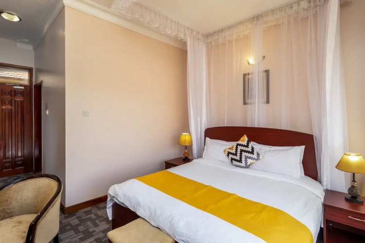Entebbe Traveller'S Hotel