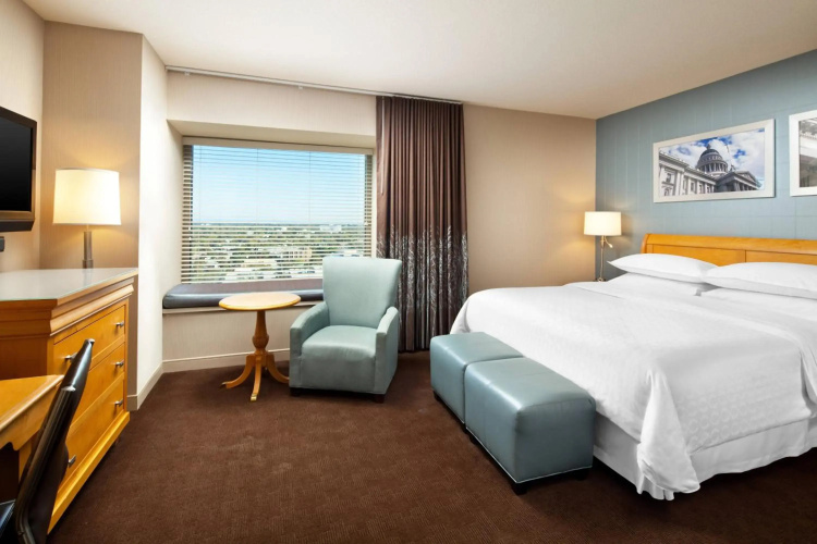 Sheraton Grand Sacramento Hotel