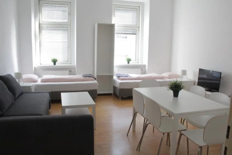 2 Bedrooms Apartment
