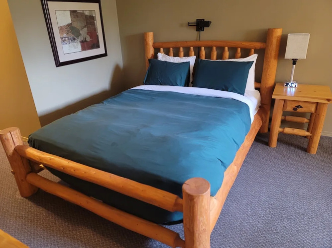 Raven's Nest Hotel