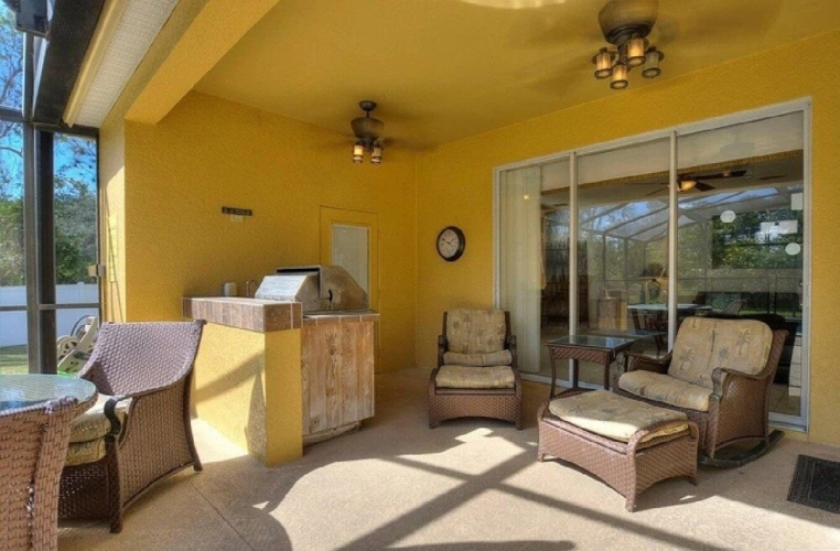 5 Bedrooms Cottage