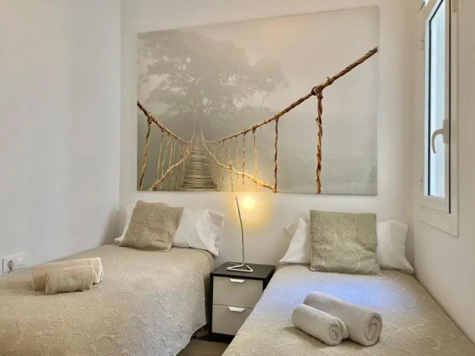 2 Bdr Eixample Apartment