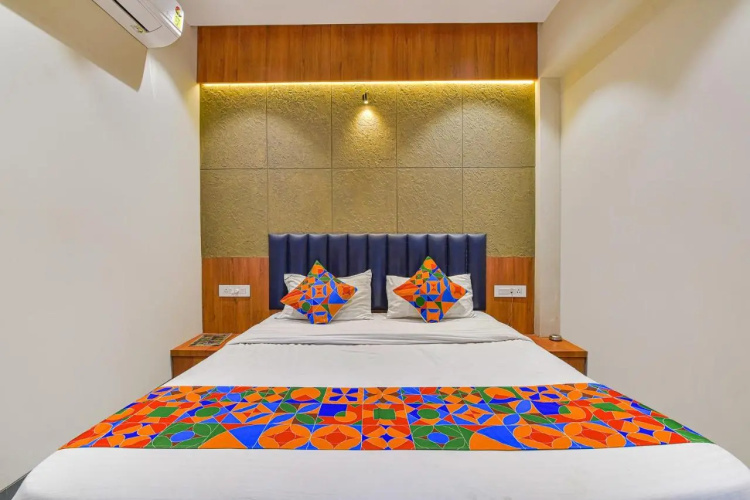Fabhotel Udhna Inn