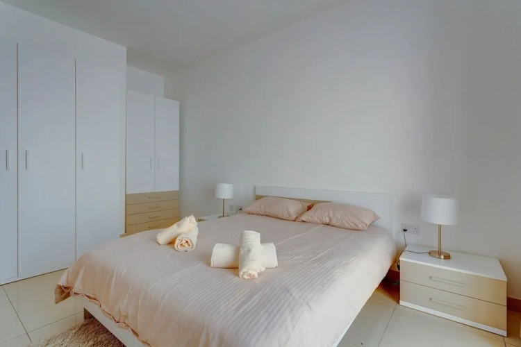 Superlative Penthouse With Spacious Terrace