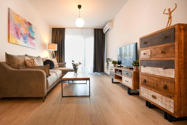 SUGAR RUSH - Modern 1BR Apt with Balcony