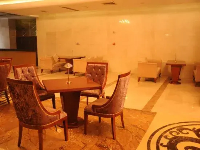 Linhai Business Hostel