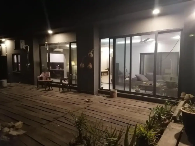 Deluxe Sextuple Bungalow