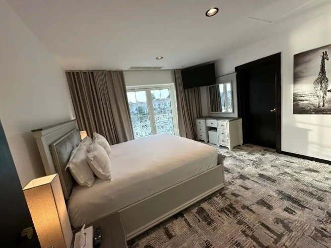 2 Bedrooms Villa