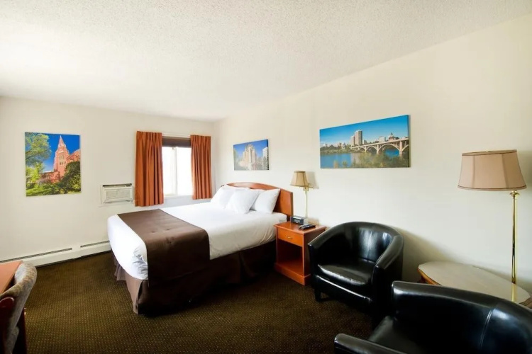 Riviera Motor Inn