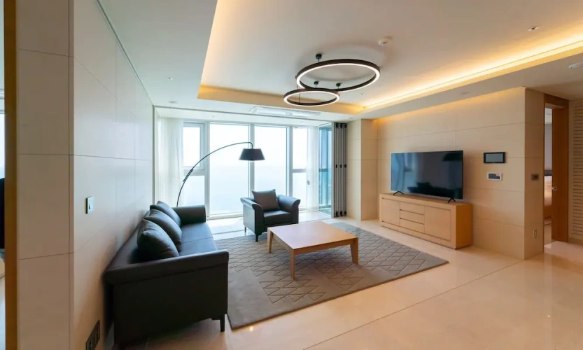 2 Bedrooms Junior Suite with harbour view
