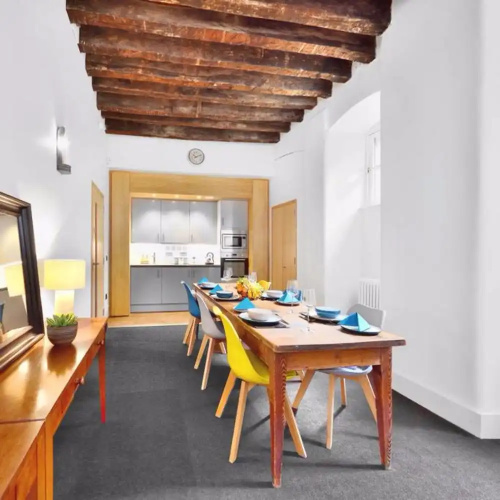 2 Bedroom Apartment on Royal Mile