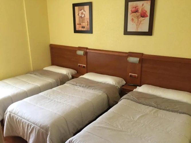 Standard Triple room