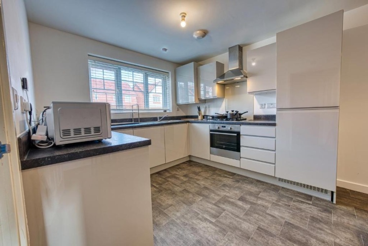 4 Bedrooms Cottage