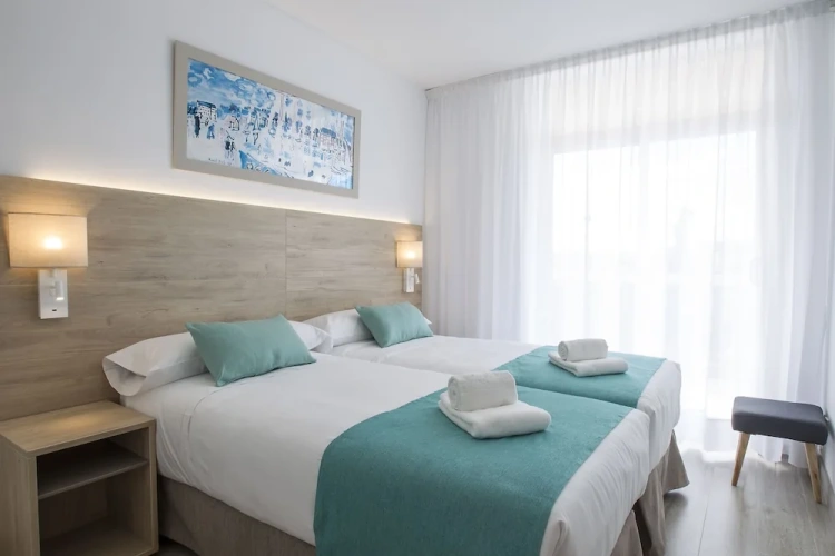 1 Bedroom Family Apartment with balcony