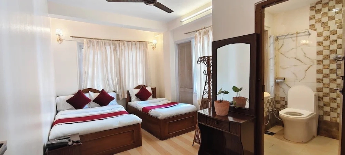 2 Bedrooms Deluxe Triple room with balcony